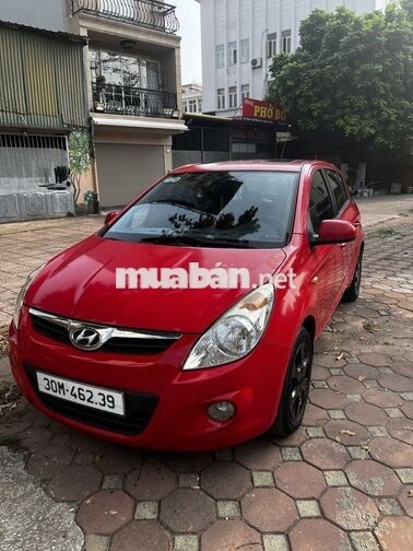 Hyundai i20 10 vạn km màu đỏ