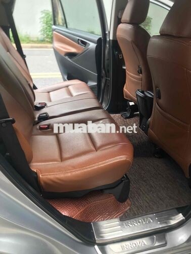 Toyota Innova 2017 2.0E Bạc 7 chỗ
