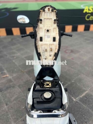 Yamaha Sirius màu trắng