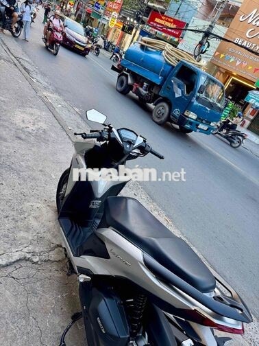 ❎❎ Vario 150 bạc  posche T12/2021 rất mới ngay chủ