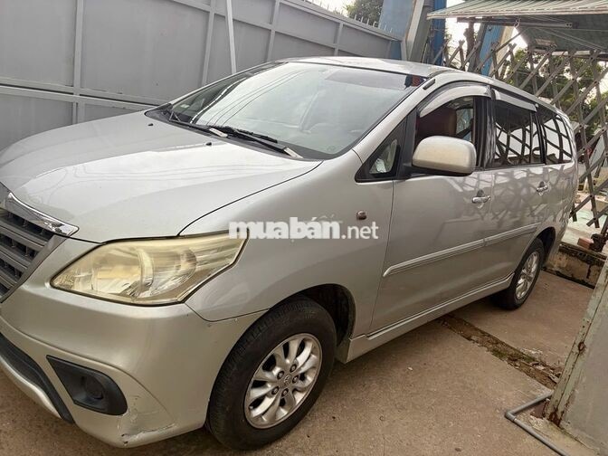 Toyota Innova 2014 2.0 E Bạc