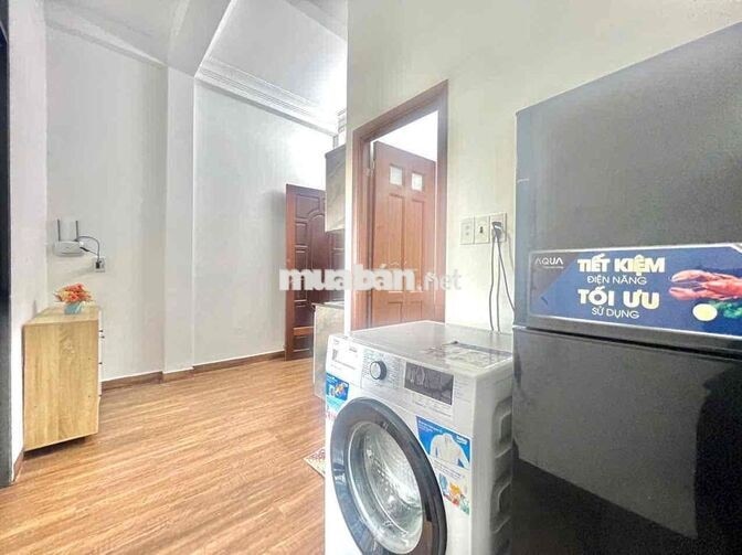 BAN CÔNG LỚN Q10 - MÁY GIẶT RIÊNG - DỊCH VỤ DỌN PHÒNG FREE HÀNG TUẦN