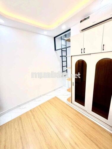 Tân Bình, Hẻm xe hơi 2 Tầng 30m2 2Pn khu vip nhỉnh 3 tỷ