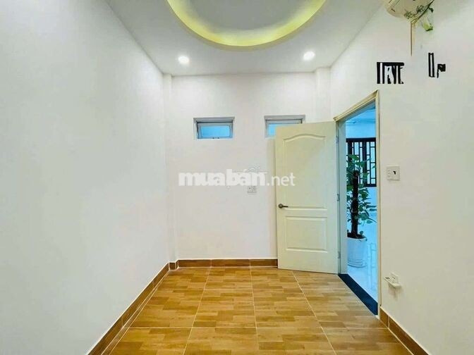 NHÀ 3PN CÓ 3 MÁY LẠNH NỘI THẤT CÓ SÂN ĐỂ XE.