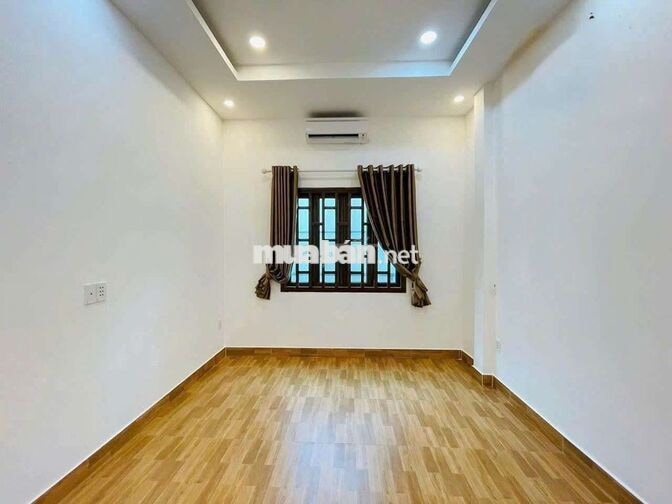 NHÀ 3PN CÓ 3 MÁY LẠNH NỘI THẤT CÓ SÂN ĐỂ XE.