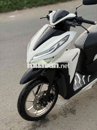 Honda vario 2020 150 trắng ngọc Trinh biển 83 ngây