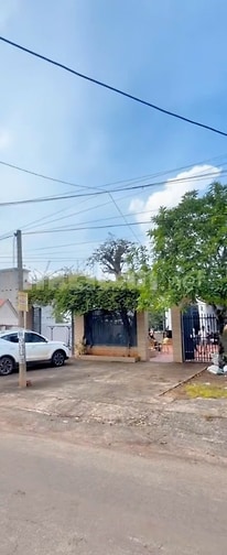 Nhà mặt tiền mái thái mới xây ,s=1000m2,gần trường học, bệnh viện,chợ.