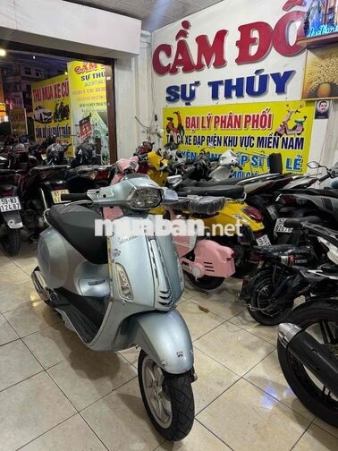 Piaggio Vespa xám Việt Nam