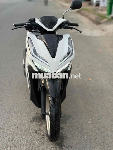 Honda vario 2020 150 trắng ngọc Trinh biển 83 ngây