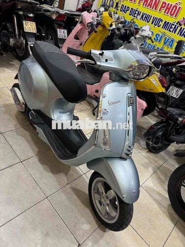 Piaggio Vespa xám Việt Nam