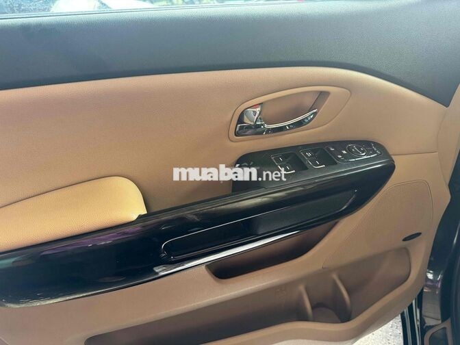 KIA SEDONA 2017 FULL 7 CHỖ DẦU ĐEN