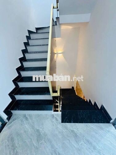bán nhà vòng xoay 5 con rồng tân kim 