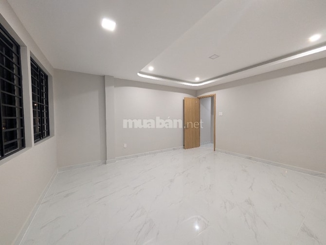 CHÍNH CHỦ BÁN NHÀ MẶT TIỀN NGUYỄN CHÍ THANH, QUẬN 5