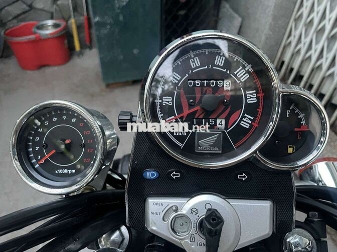 Bán xe Honda Shadow 150 5100km màu đỏ