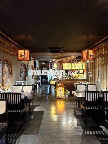 Nhà hàng Góc 2MT 170 Cống Quỳnh, Q1. Dt: 4,2x25m, Kc: trệt 1 lầu