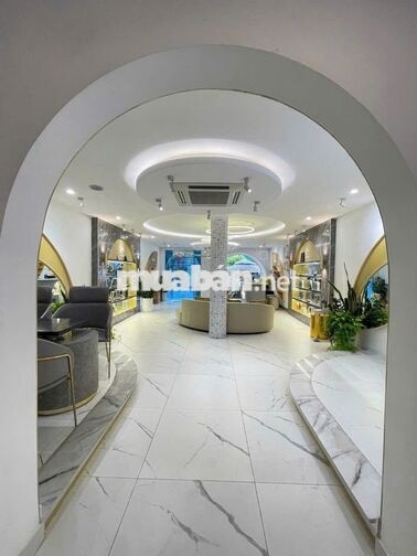 Spa - Nha khoa số 219 Phạm Viết Chánh, Q1. Dt: 6x20m, Kc: trệt 3 lầu