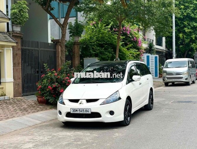 Mitsubishi Grandis 2009 2.4 AT 13 vạn