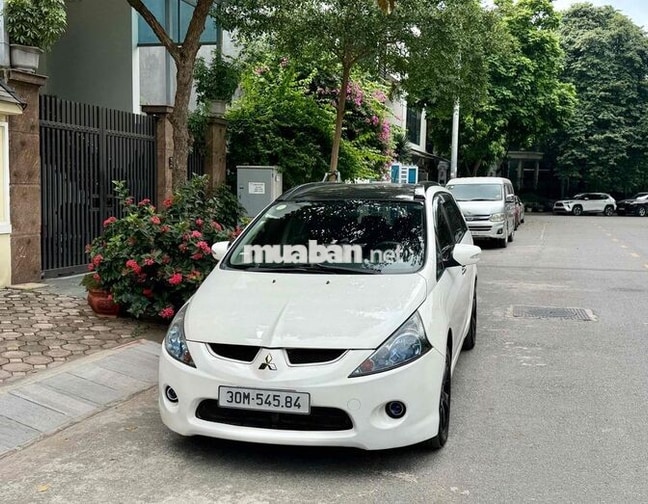 Mitsubishi Grandis 2009 2.4 AT 13 vạn