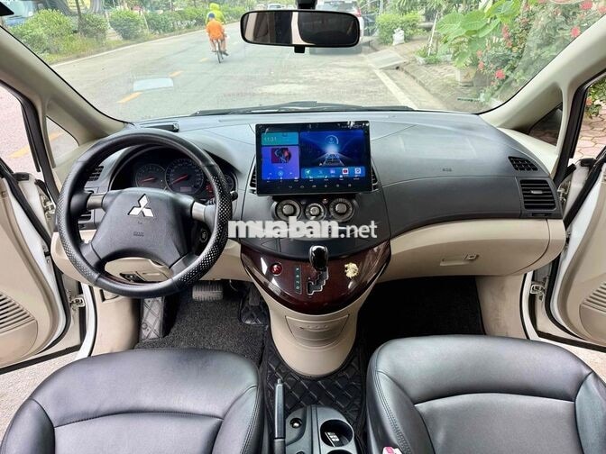 Mitsubishi Grandis 2009 2.4 AT 13 vạn