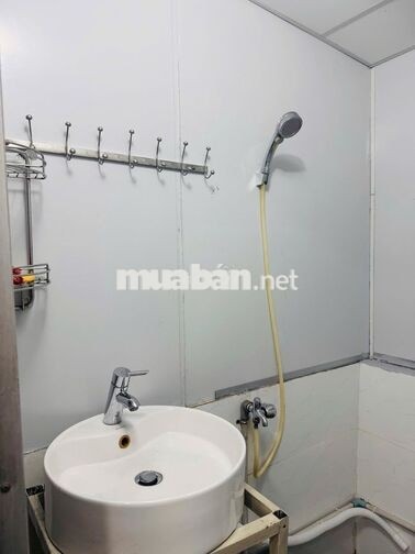 2 Phòng ngủ ban công lớn ngay khu Lý Phục Man