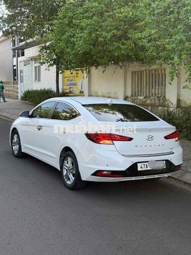 Hyundai Elantra 2020 Tự động Trắng rất đẹp