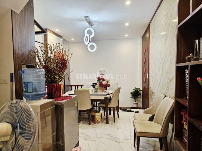 Nhà đẹp phân lô ô tô Tôn Đức Thắng Dt 48m2, 5t, mt 3.8, ở luôn.