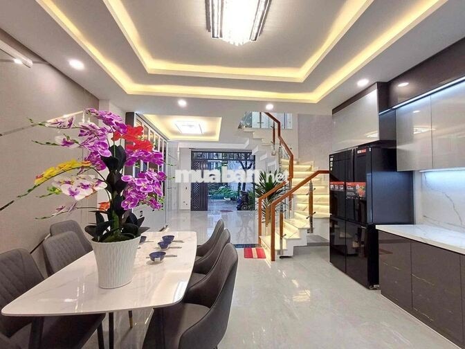 NHÀ MỚI ĐẸP ( FULL NỘI THẤT ) TRỆT LỬNG 3 LẦU 4PN 5WC. ĐƯỜNG 8M