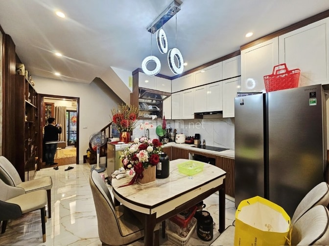 Nhà đẹp phân lô ô tô Tôn Đức Thắng Dt 48m2, 5t, mt 3.8, ở luôn.