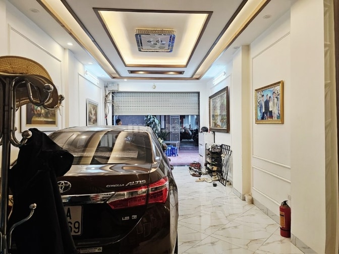 Nhà đẹp phân lô ô tô Tôn Đức Thắng Dt 48m2, 5t, mt 3.8, ở luôn.