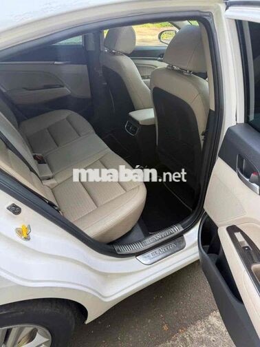 Hyundai Elantra 2020 Tự động Trắng rất đẹp