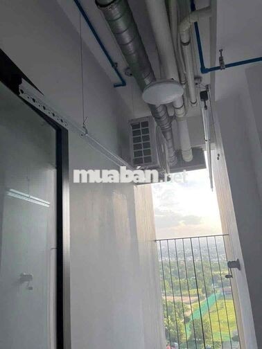 Rổ hàng Emeral golf view QL13 sát bên visip1