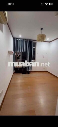 3 phòng ngủ có 1 phòng siêu to có thể ngăn ra làm 2 phòng…