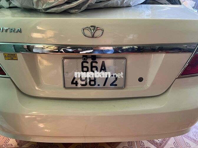 Daewoo Gentra 5 chỗ số sàn màu trắng