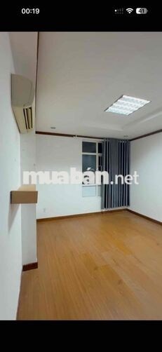 3 phòng ngủ có 1 phòng siêu to có thể ngăn ra làm 2 phòng…