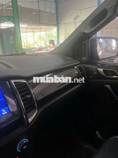 xe bán tải Ford Ranger Wildtrak 132.928 km cam