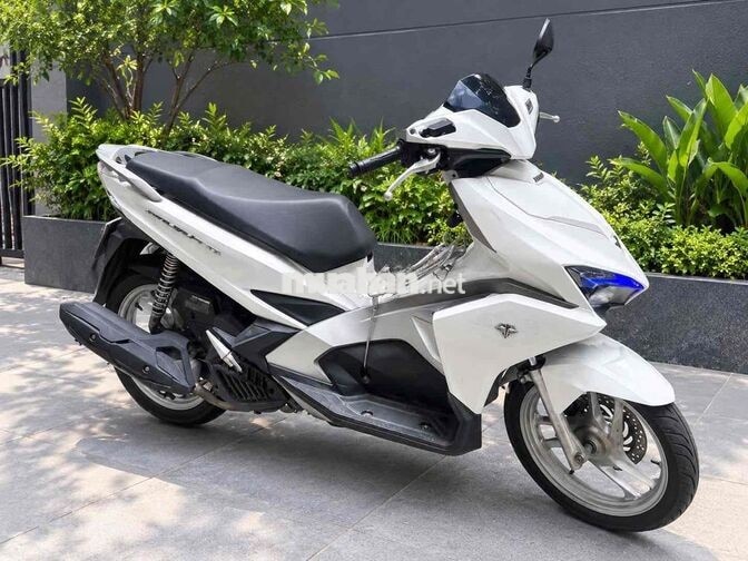 Honda Air Blade 2017 màu trắng