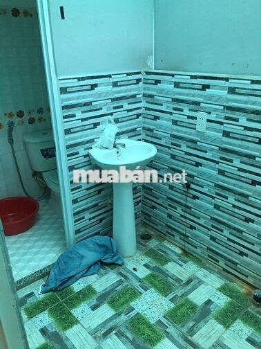 Cho thuê nhà nguyên căn gần Chợ Cầu 2 tầng 1 trệt