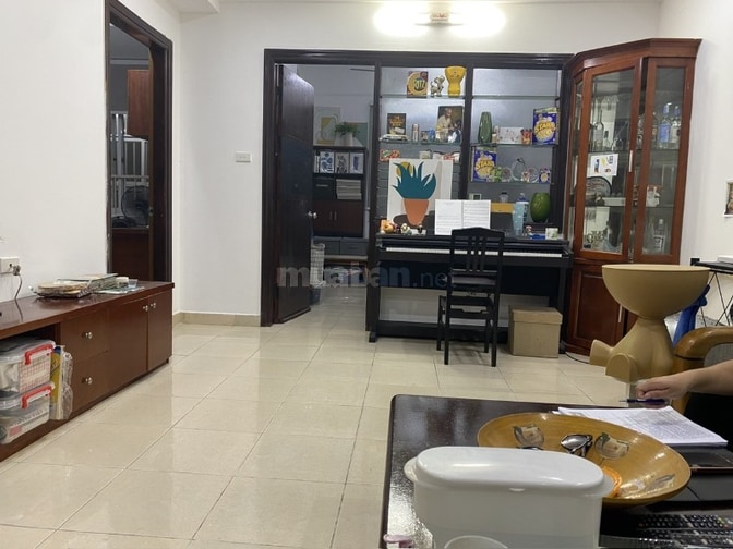 Bán chung cư mặt phố Võ Chí Công, Tây Hồ, Dt 75m2, 2ngủ, giá 6.7 tỷ.