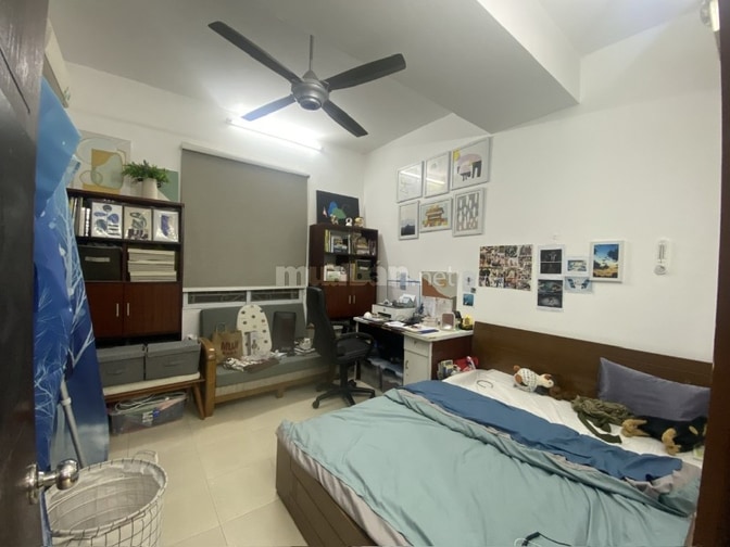 Bán chung cư mặt phố Võ Chí Công, Tây Hồ, Dt 75m2, 2ngủ, giá 6.7 tỷ.
