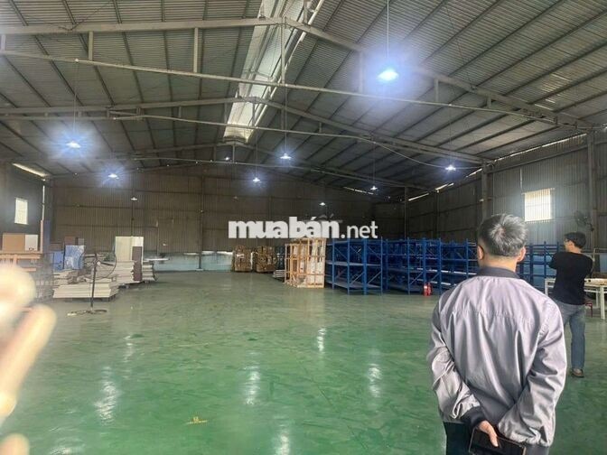 cần cho thuê kho xưởng .đường Lê văn khương. .DT 1000m giá 70 triệu TL