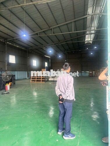 cần cho thuê kho xưởng .đường Lê văn khương. .DT 1000m giá 70 triệu TL
