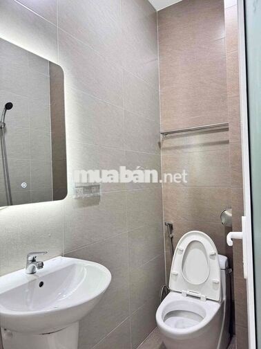 Cho thuê căn hộ full nội thất, cửa sổ thoáng, thang máy – Bình Thạnh