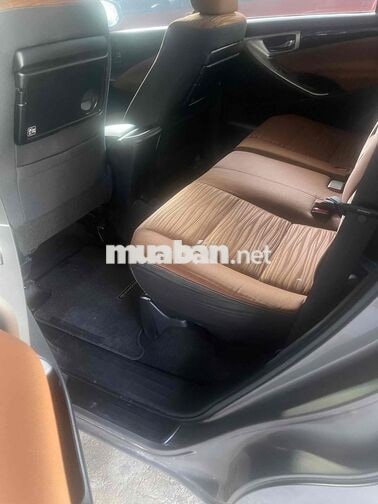 TOYOTA INNOVA 2.0G 7 CHỖ NÂU