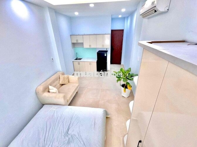 Cho thuê căn hộ full nội thất, cửa sổ thoáng, thang máy – Bình Thạnh