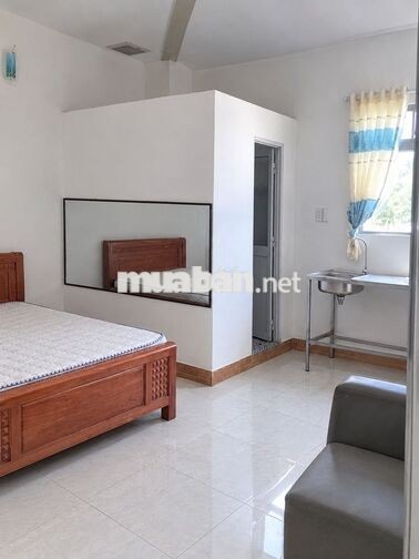 Khách sạn 10 Phòng ngay ngã 6 An Phú 25 - 30m2/phòng thuê 15tr/tháng