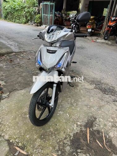 Honda Future 125 FI màu Bạc