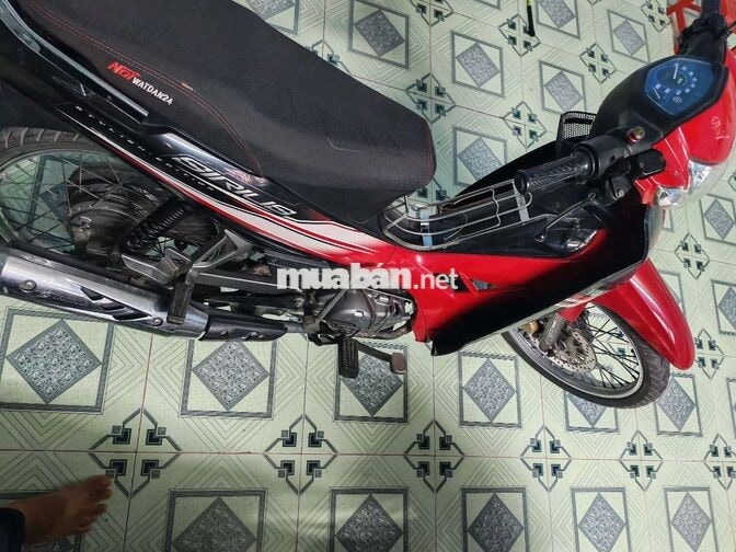 Yamaha Sirius màu đỏ đen