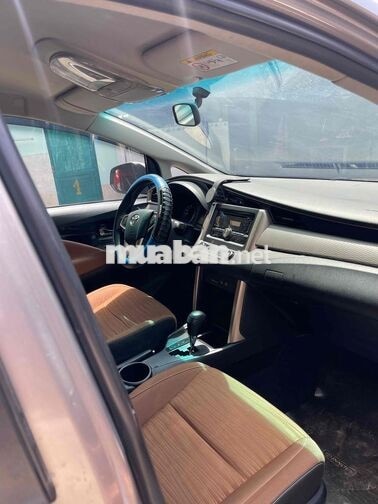 TOYOTA INNOVA 2.0G 7 CHỖ NÂU