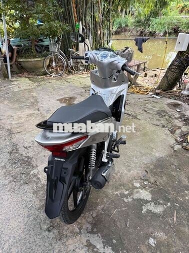 Honda Future 125 FI màu Bạc