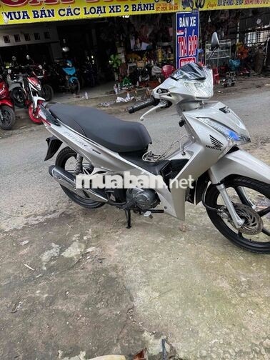 Honda Future 125 FI màu Bạc